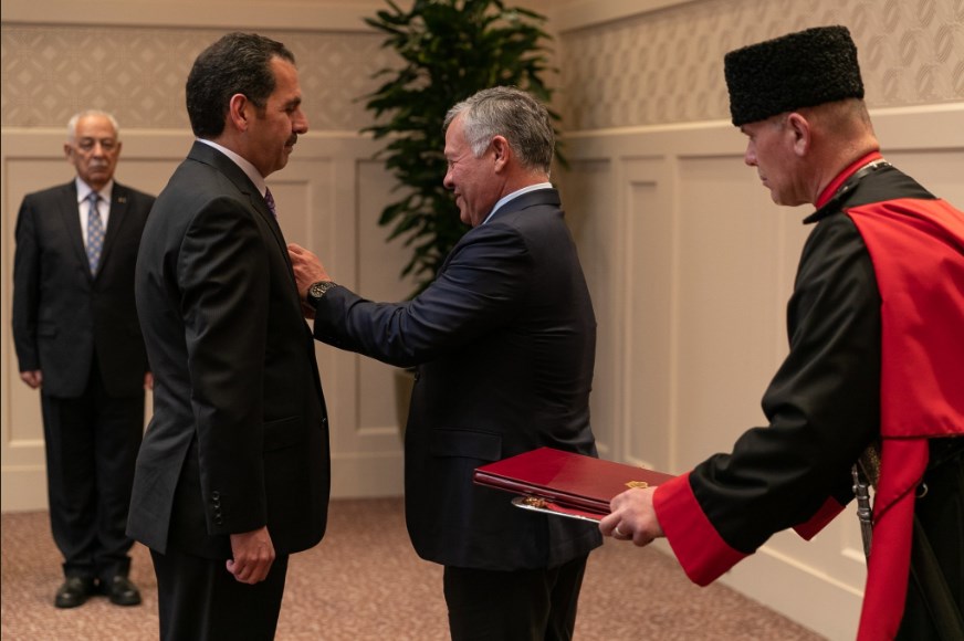 السفير يوسف عبدالغني يؤدي اليمين أمام