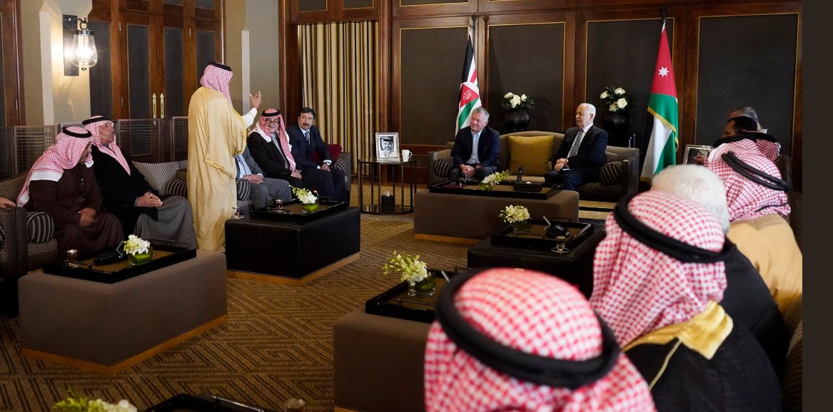 الملك ورفاق السلاح يستذكرون سنوات الخدمة