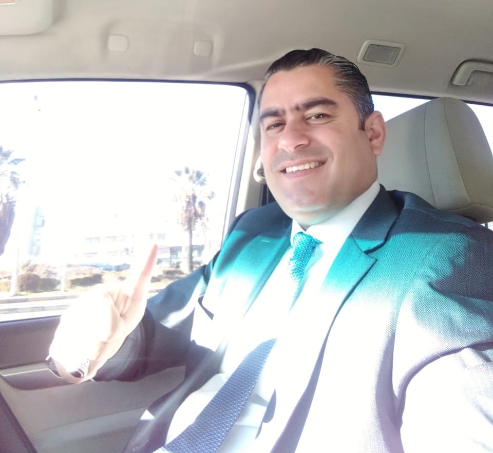 زياد البلوش.. مثالية موظف في دائرة