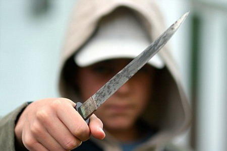 هذه عقوبة حيازة السلاح الأبيض في