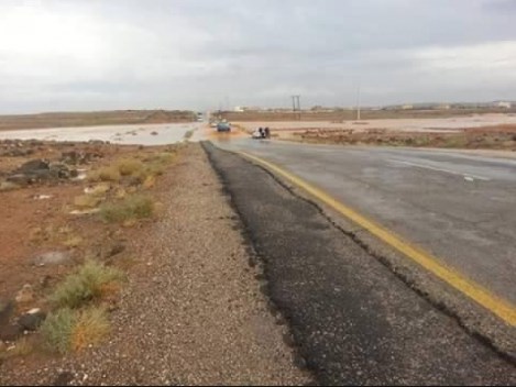 «المخصصات» توقف العمل بإعادة تأهيل طريق