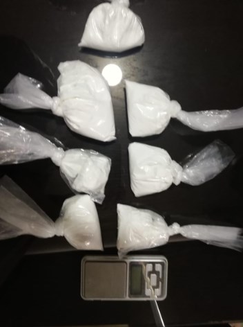 القبض على مروجي ومتعاطي مواد مخدرة