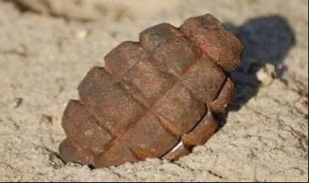 العثور على 12 قنبله يدوية قديمة