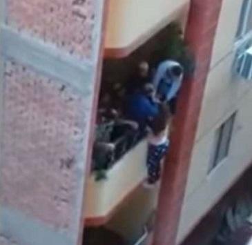 زوج سيدة البلكونة يكشف تفاصيل إلقاء