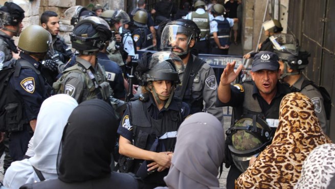 الاحتلال يعتقل 3 فلسطينيات أثناء خروجهن