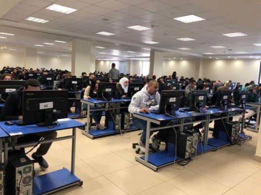 العلوم التطبيقية تواصل مسيرة التميز والنجاح