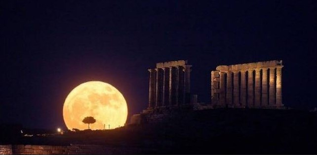 القمر العملاق الليلة في أقرب حالاتة