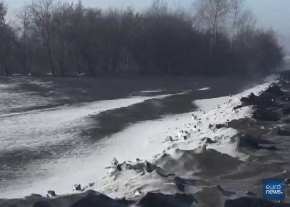 سيبيريا والثلوج السوداء (فيديو)