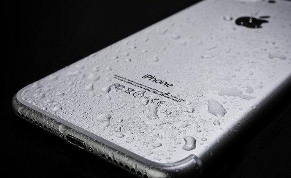 خطوات لإنقاذ هاتفك في حال وقوعه