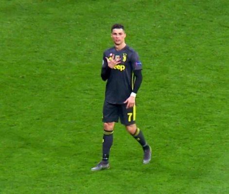 رونالدو يستفز جماهير أتلتيكو مدريد