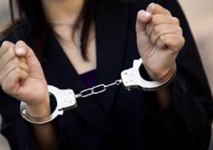 موظفة تختلس 157 الف دينار في