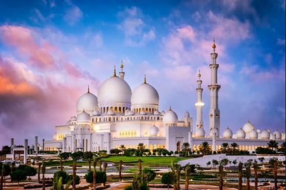 مسجد الشيخ زايد خامس المعالم جذبا