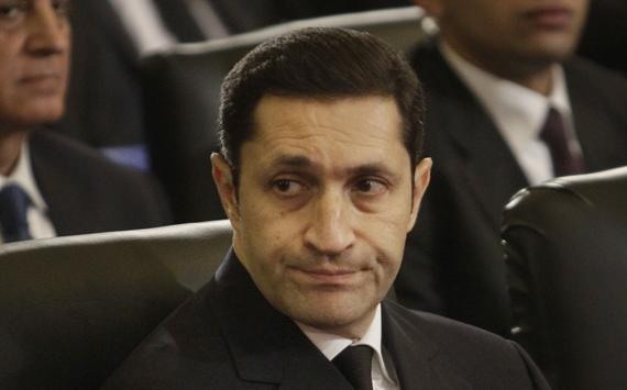 علاء مبارك يهاجم عمرو أديب