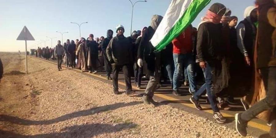 ’المومني‘ يسيّرون مسيرة للمتعطلين إلى الديوان