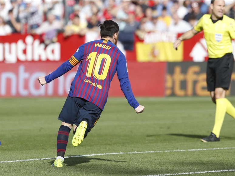 هاتريك ميسي يسقط اشبيلية على ملعبه