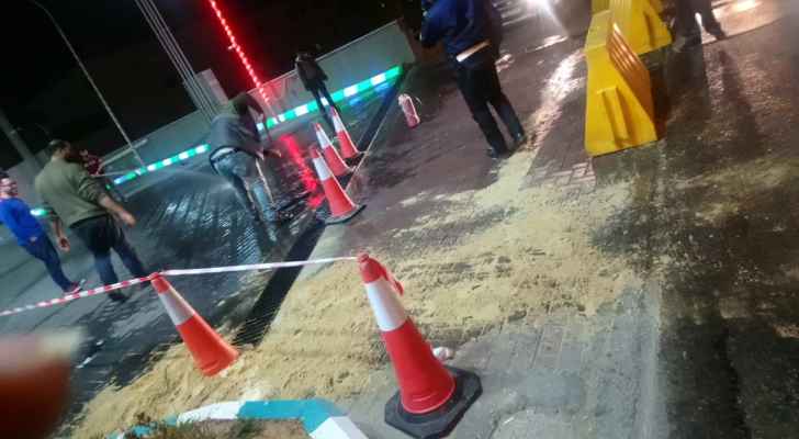 انسكاب محروقات يتسبب بأزمة سير خانقة