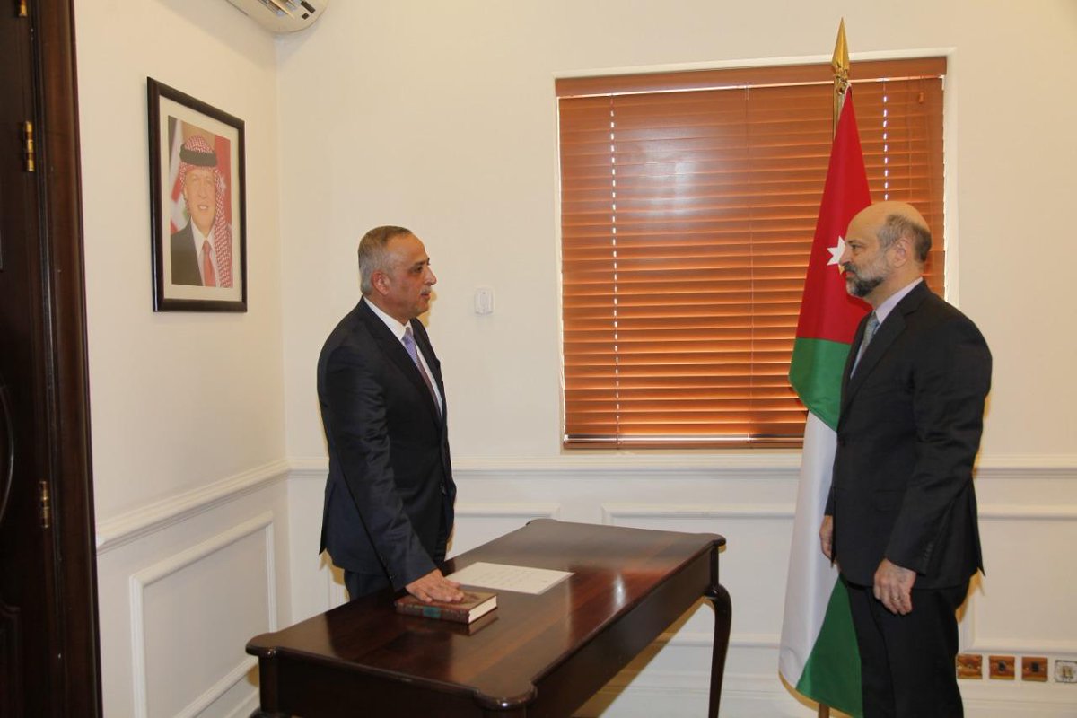 نايف البخيت يؤدي اليمين القانونية رئيسا