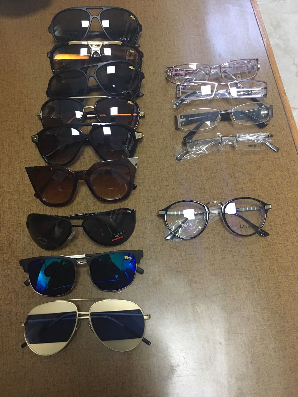 الجمارك الأردنية تحبط تهريب فساتين هندية