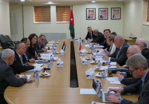 الأردن يعرض على التشيك الاستثمار بالطاقة