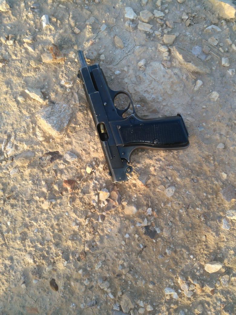 القبض على مطلوب خطير ومسلح بعد