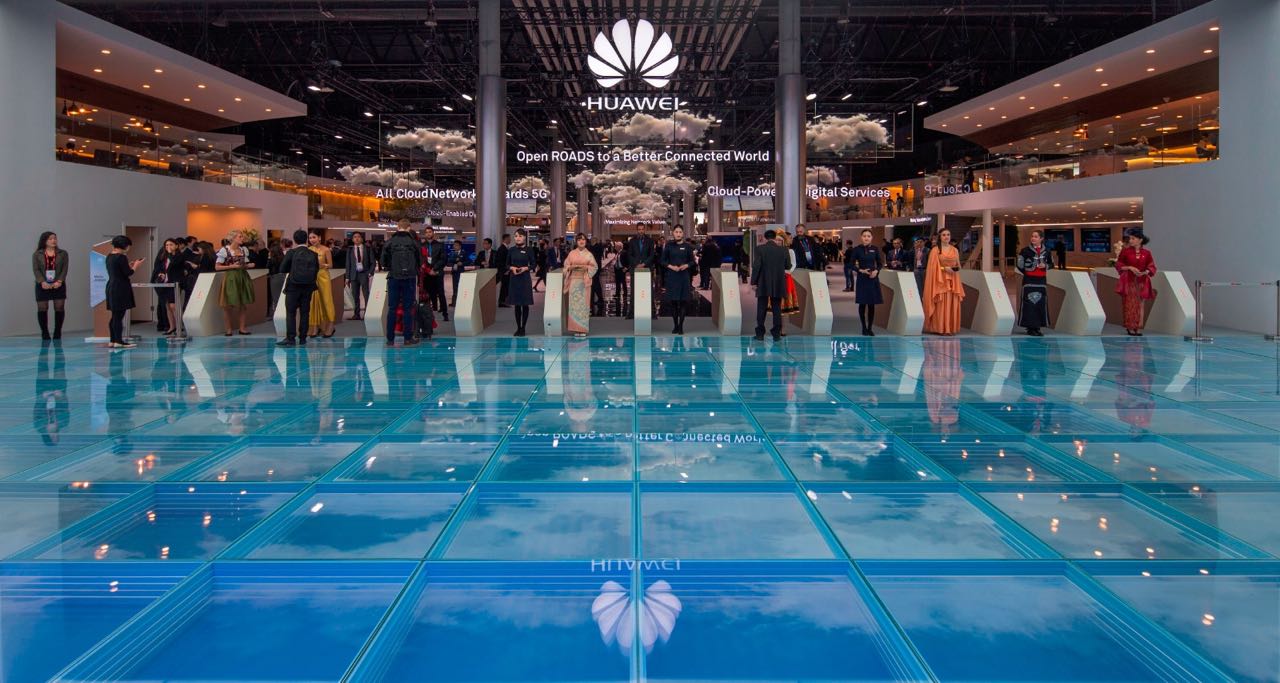 ’هواوي‘ تسلط الضوء على دور الثورة