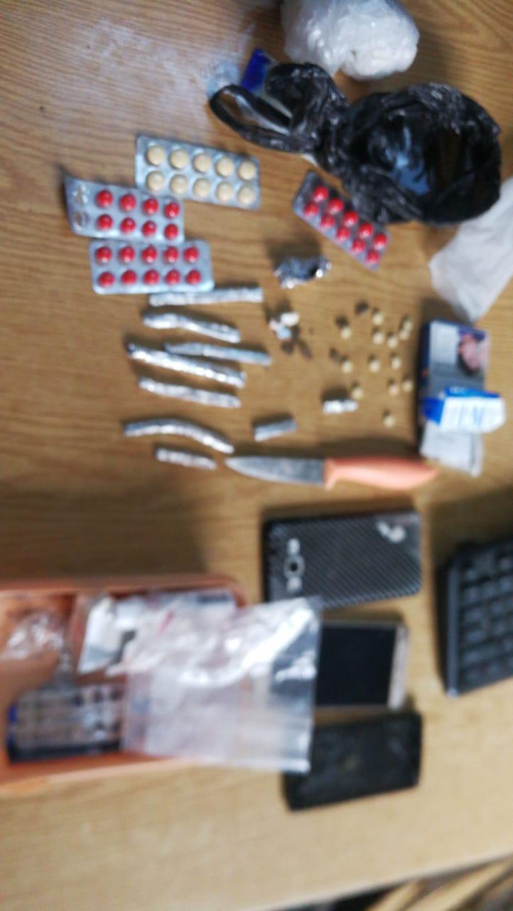 القبض على 17 مروجا ومطلوبا في