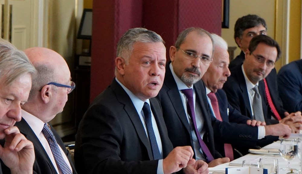 الملك يلتقي مسؤولين بريطانيين وشخصيات برلمانية