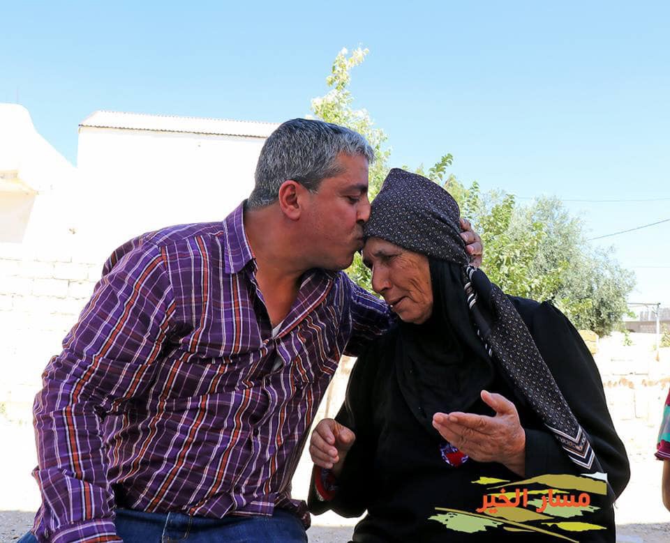 الديوان الملكي يسلم «صيته وفاطمة» منزلهما