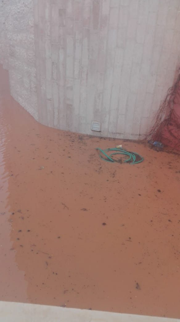 مياه الأمطار تتسبب في غرق منازل