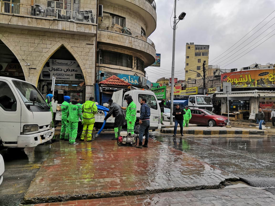 كلمة حق.. كانوا تحت العواصف والأمطار