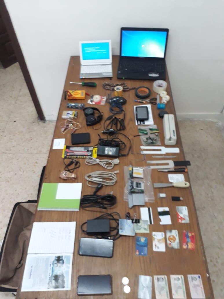 ضبط شخصين من جنسية أجنبية حاولا