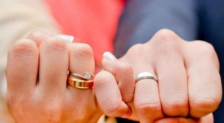 العازبون والعازبات الأوفر حظّا بالوظائف في