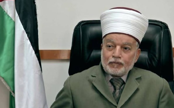 مفتي القدس يدين حملة الإبعاد التي