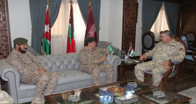 فريحات يستقبل وفدا عسكريا سعوديا