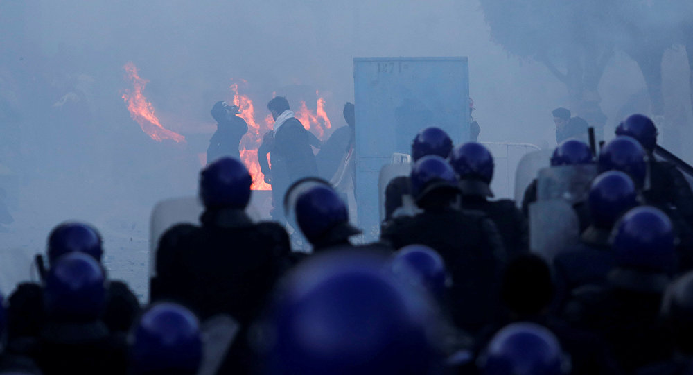 الجيش الجزائري: لن نسمح بعودة البلاد