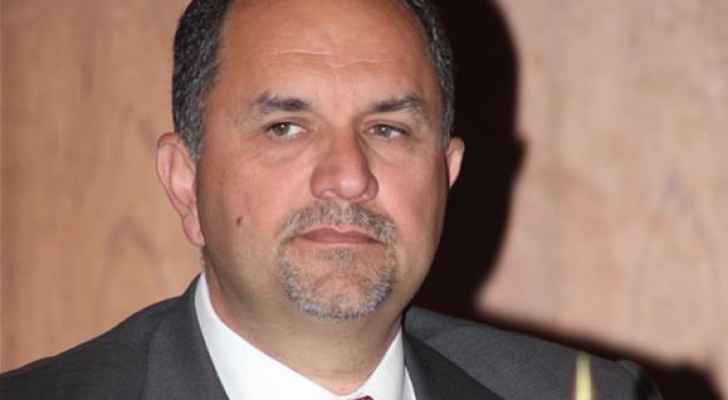 تمديد ساعات الدوام الرسمي والعمل أيام