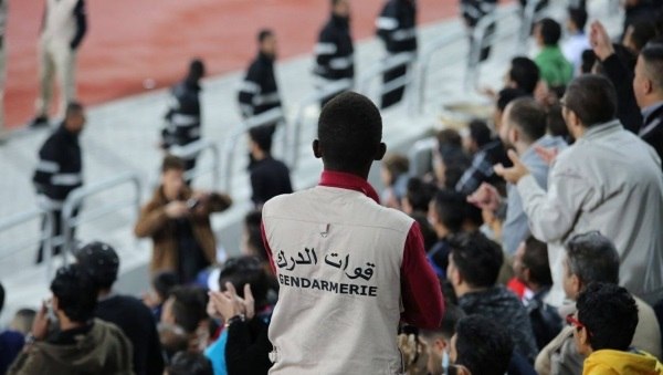 ألفا دركي يؤمّنون قمة الفيصلي والوحدات..