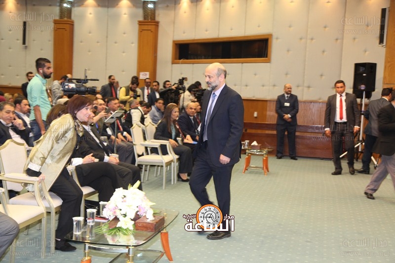 الرزاز يعود إلى التغريد.. ماذا قال