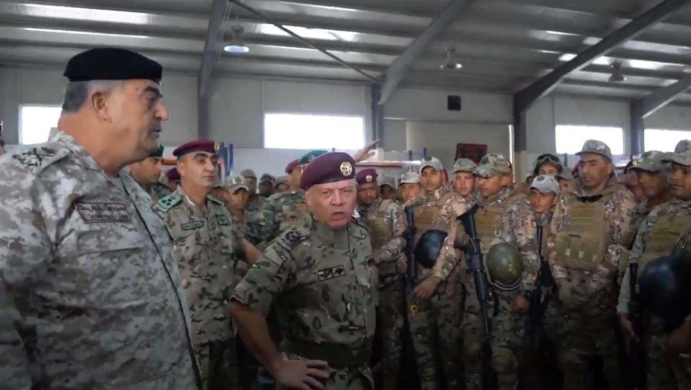 شاهد.. الملك في زيارة مفاجئة لاحدى