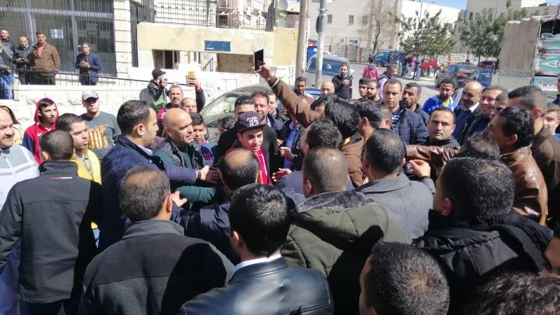 ولي العهد الأمير الحسين يصلي الجمعة