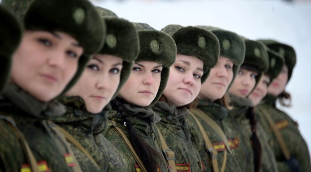 أكثر من 40 ألف امرأة تخدم