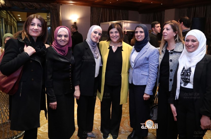 قعوار تحتفل بالمرأة (صور)