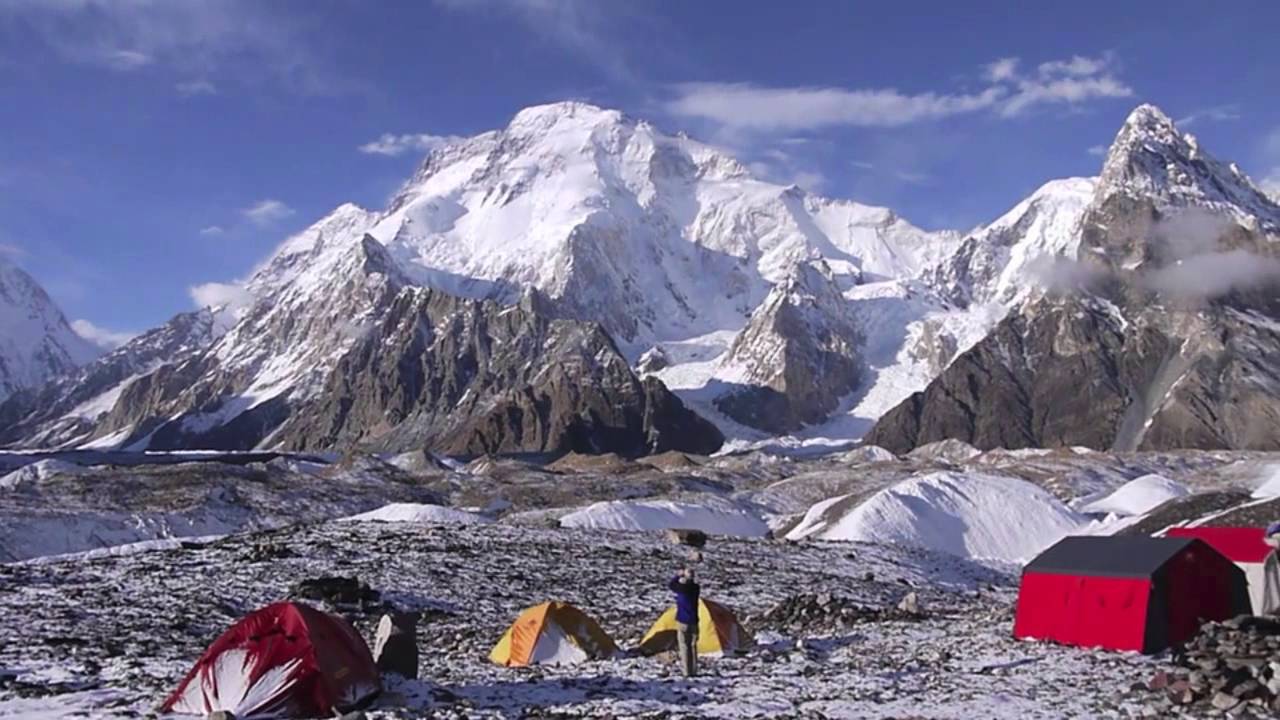 العثور على جثتين أعلى قمة ’جبل