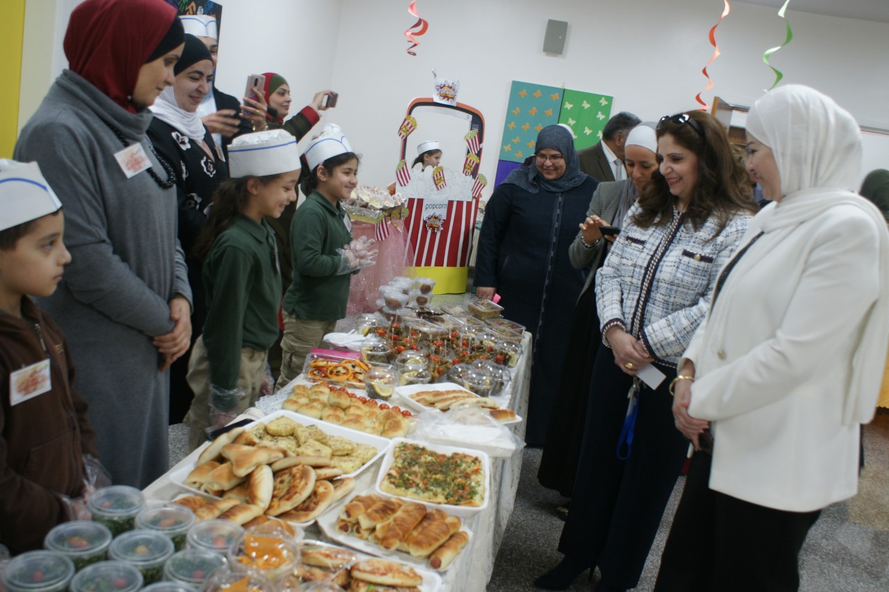 بازار خيري في الأولية المختلطة في