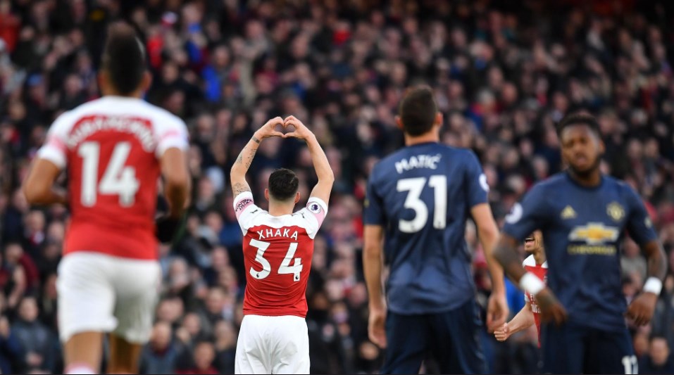 مدافع الارسنال تدمر اليونايتد وتلحق بسولسكاير