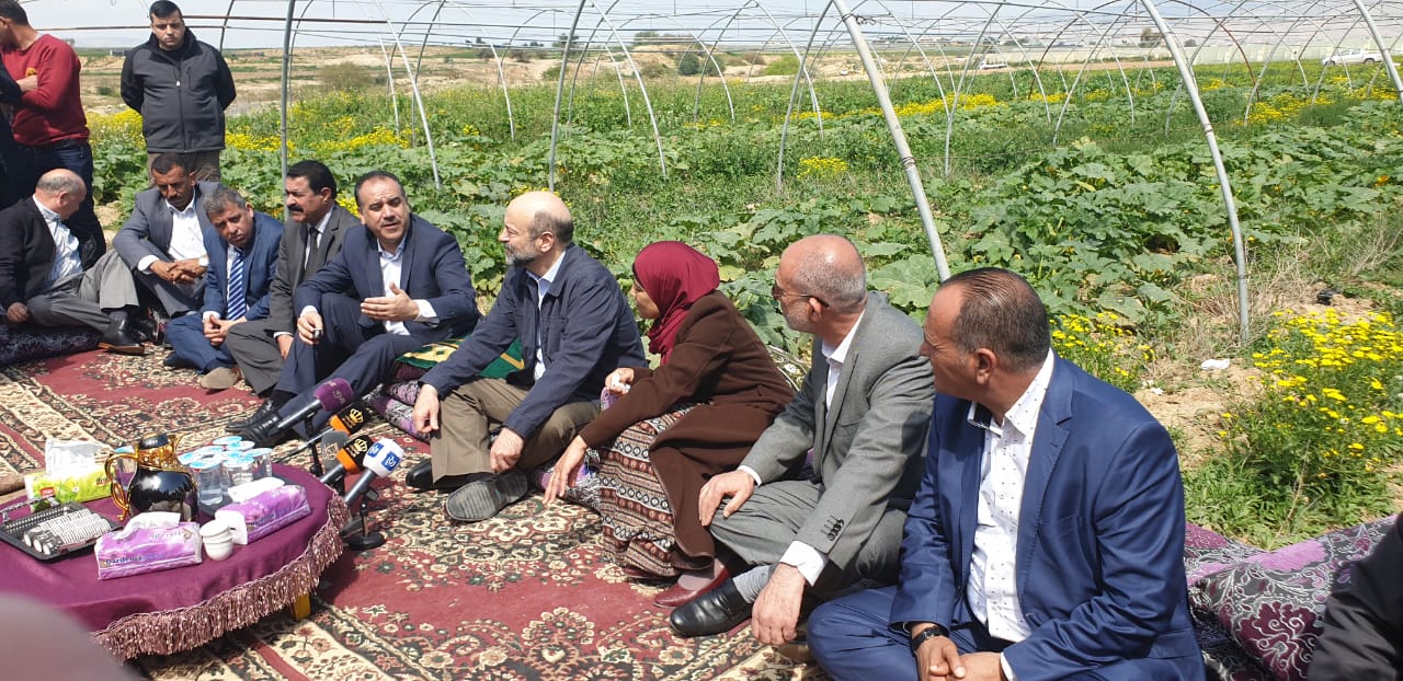 الرزاز: الحكومة ستقوم بصرف التعويضات لمزارعي