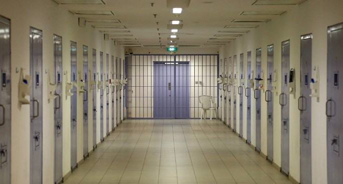 توقيف تسعة أشخاص من أمانة عمان