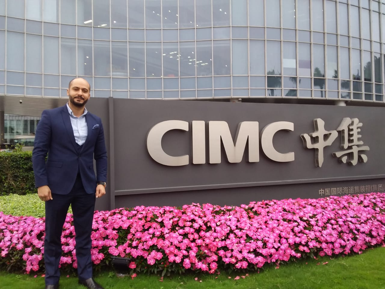 العلاونة.. . شاب ريادي اردني ينظم