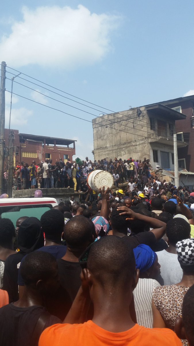 نيجيريا.. انهيار مدرسة من 3 طوابق