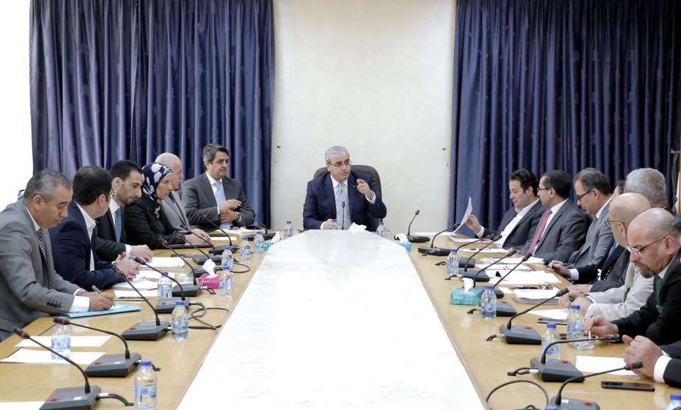 الموافقة على وضع صيغة قانونية تنظم